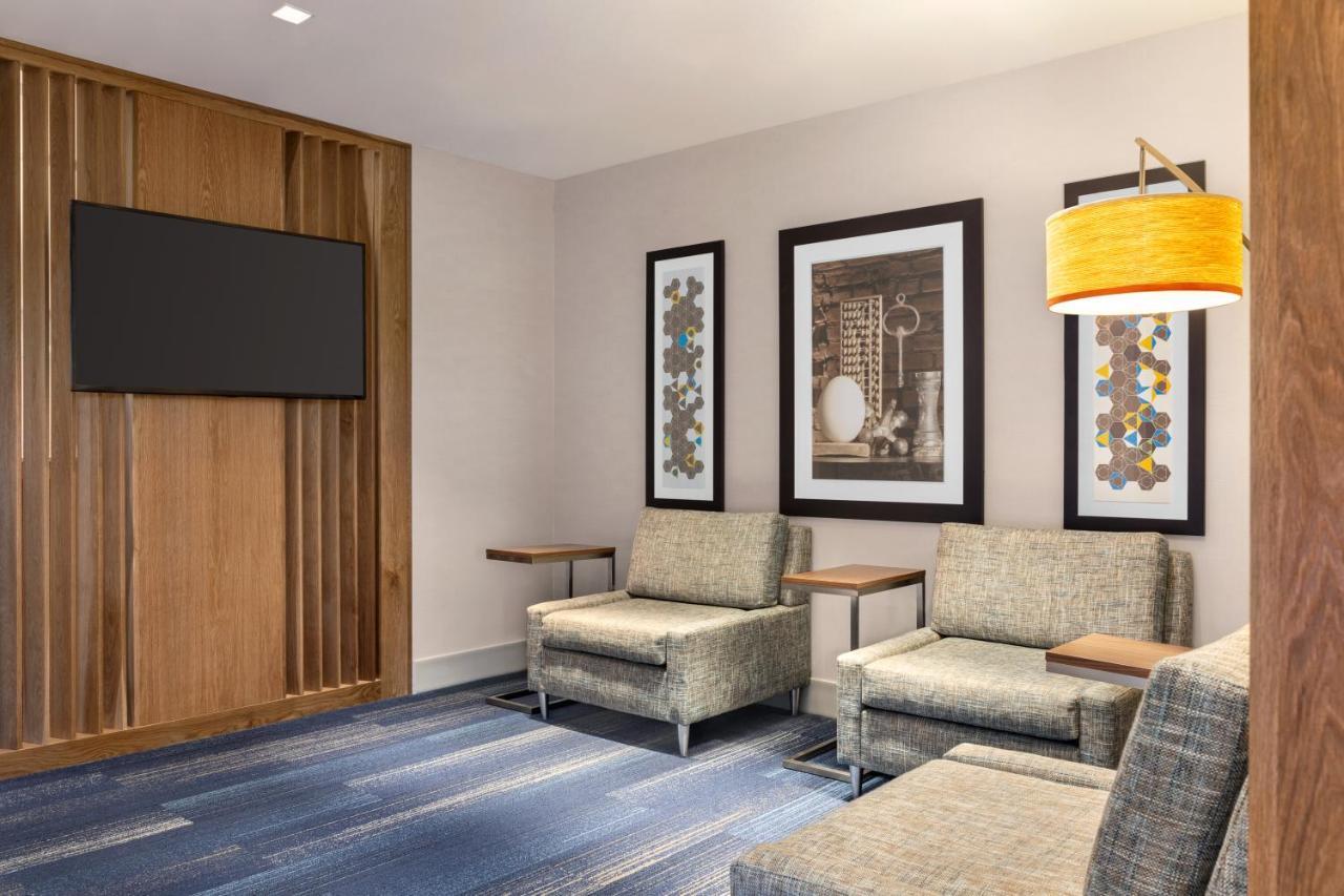 Holiday Inn Express & Suites Denver Airport By Ihg Экстерьер фото