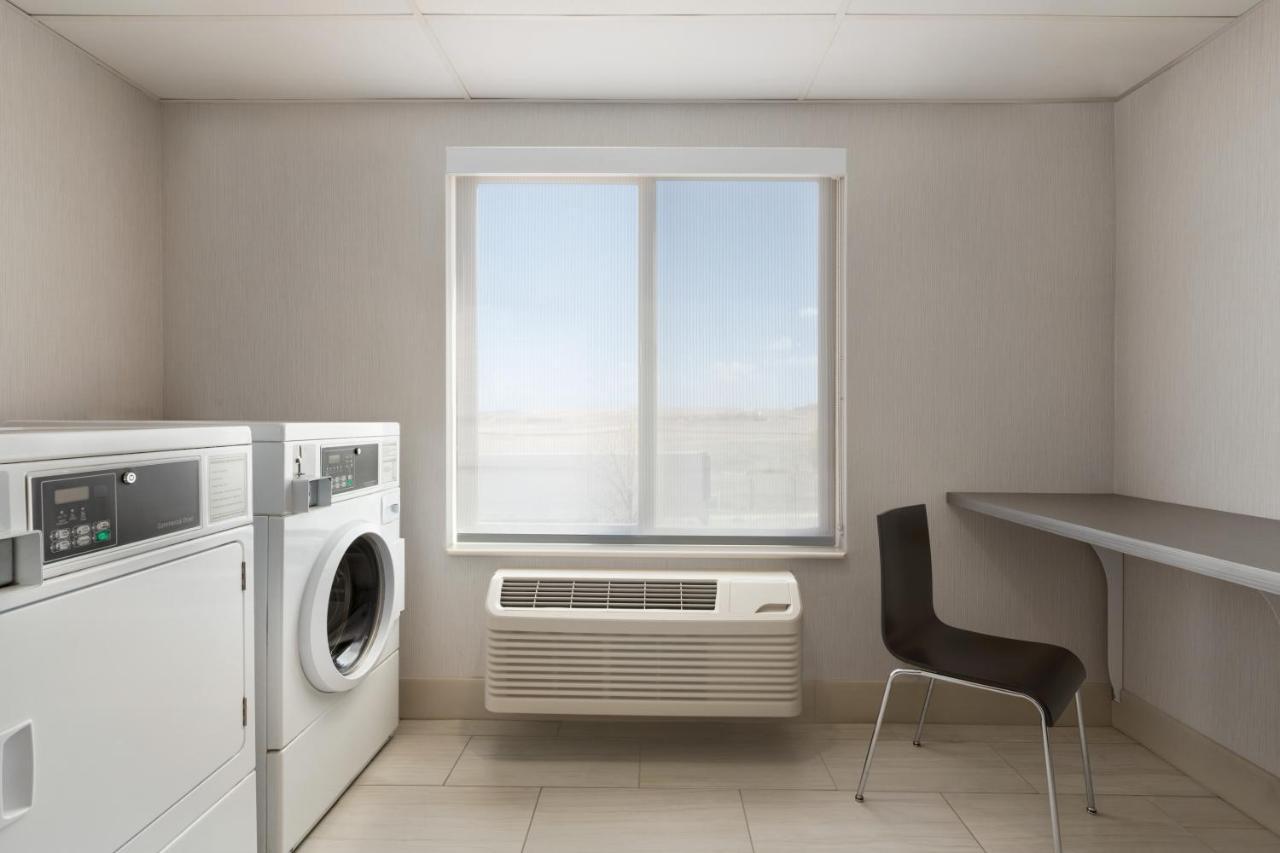 Holiday Inn Express & Suites Denver Airport By Ihg Экстерьер фото