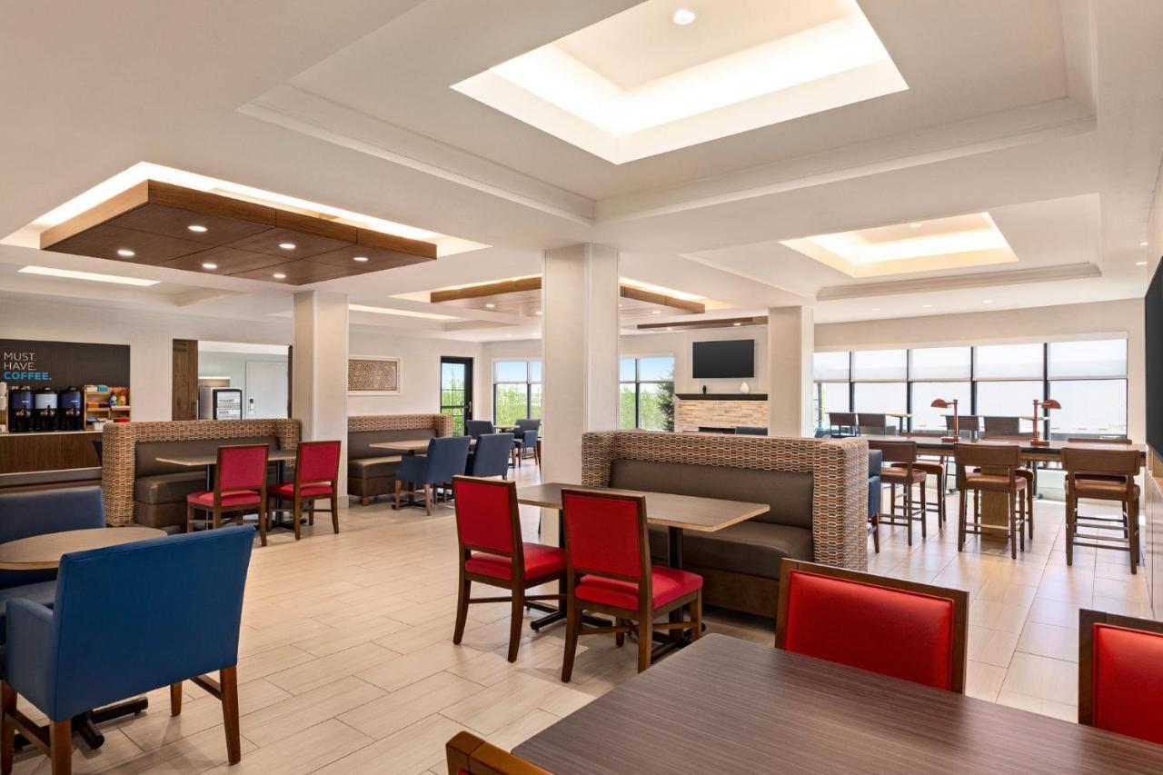 Holiday Inn Express & Suites Denver Airport By Ihg Экстерьер фото