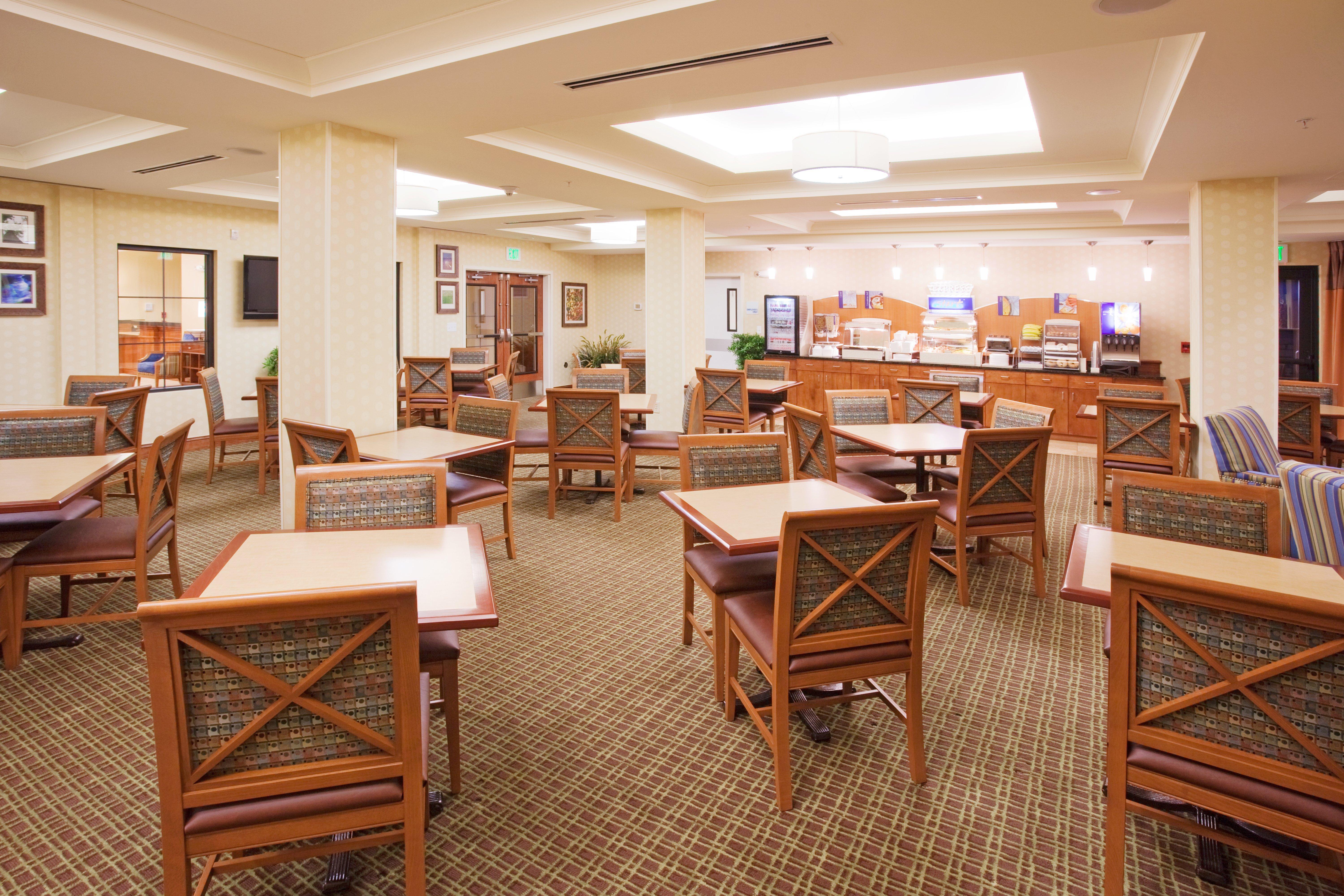 Holiday Inn Express & Suites Denver Airport By Ihg Экстерьер фото